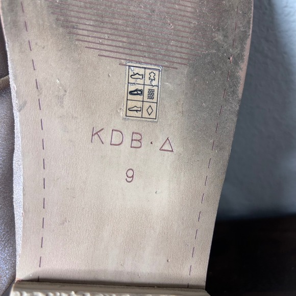 Kelsi Dagger Sandals Size 9 Brooklyn Beige Metallic Taupe Ruched Slide - Picture 5 of 9